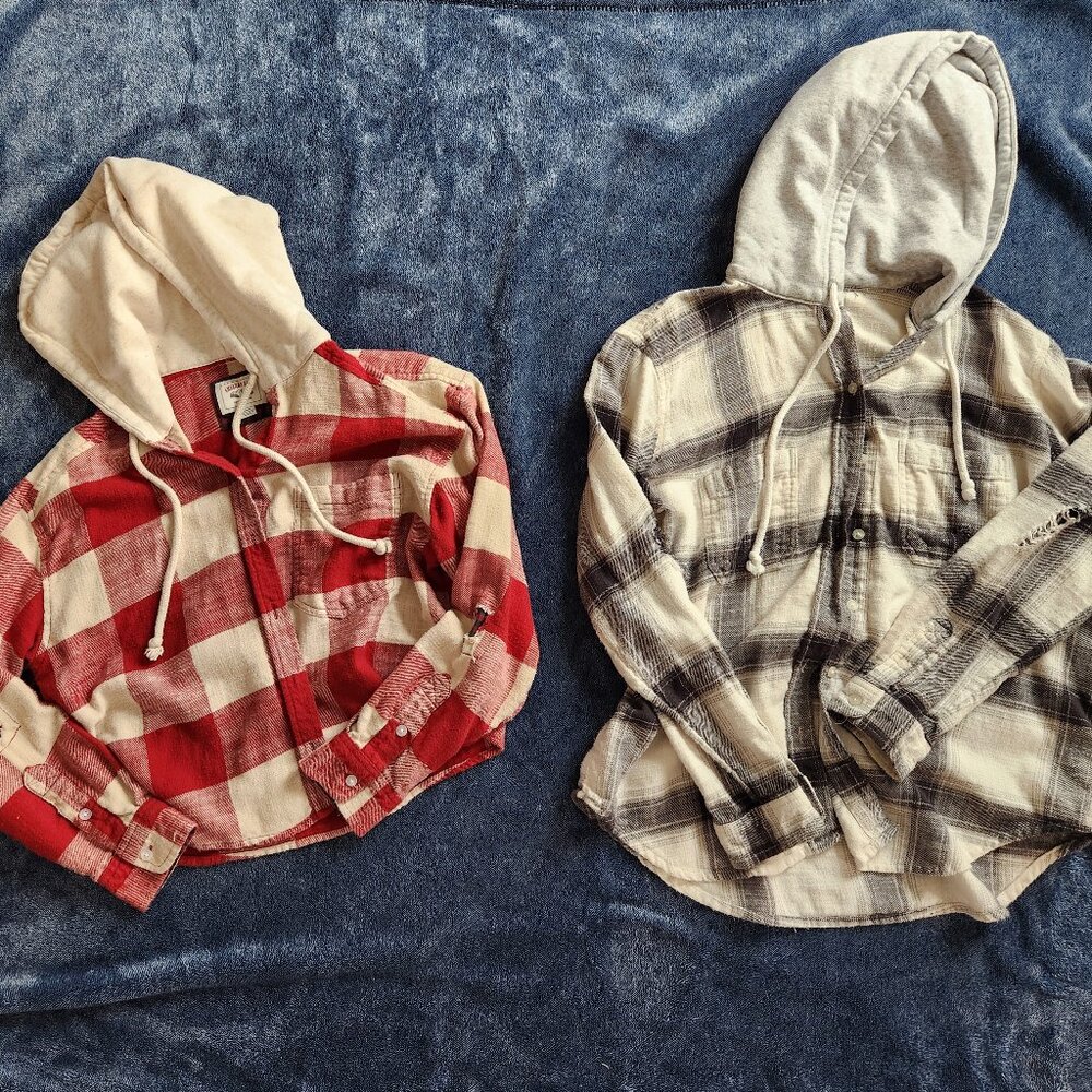 2 Hooded flannels Maurices NWOT